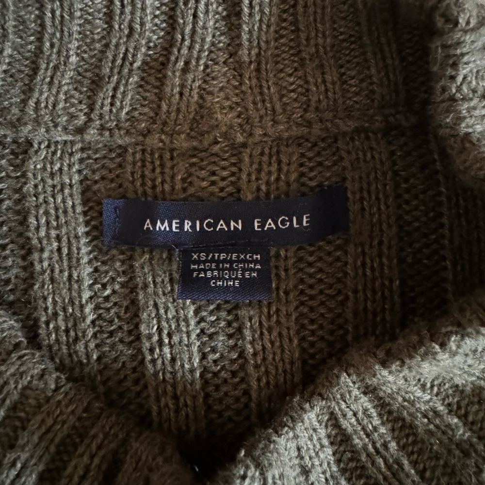Cropped Mock-Neck Ribbed Sweater - Picture 3 of 3